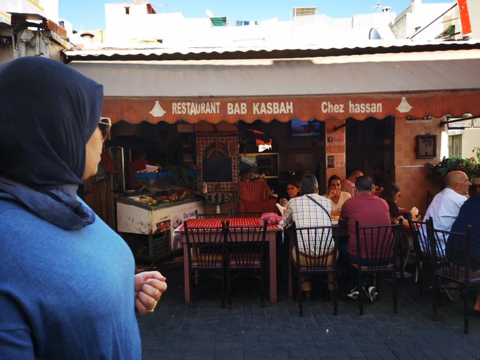 maroko gdzie jechać, najpiękniejsze miejsca w maroko, Tanger, podróż do Maroka, kiedy najlepiej jechać do Maroko, gdzie spać w Tangerze, gdzie jeść w Tanger, souk Tanger, kasba Tanger herbata marokańska, jedzenie Tanger, chez hassan bab kasbah
